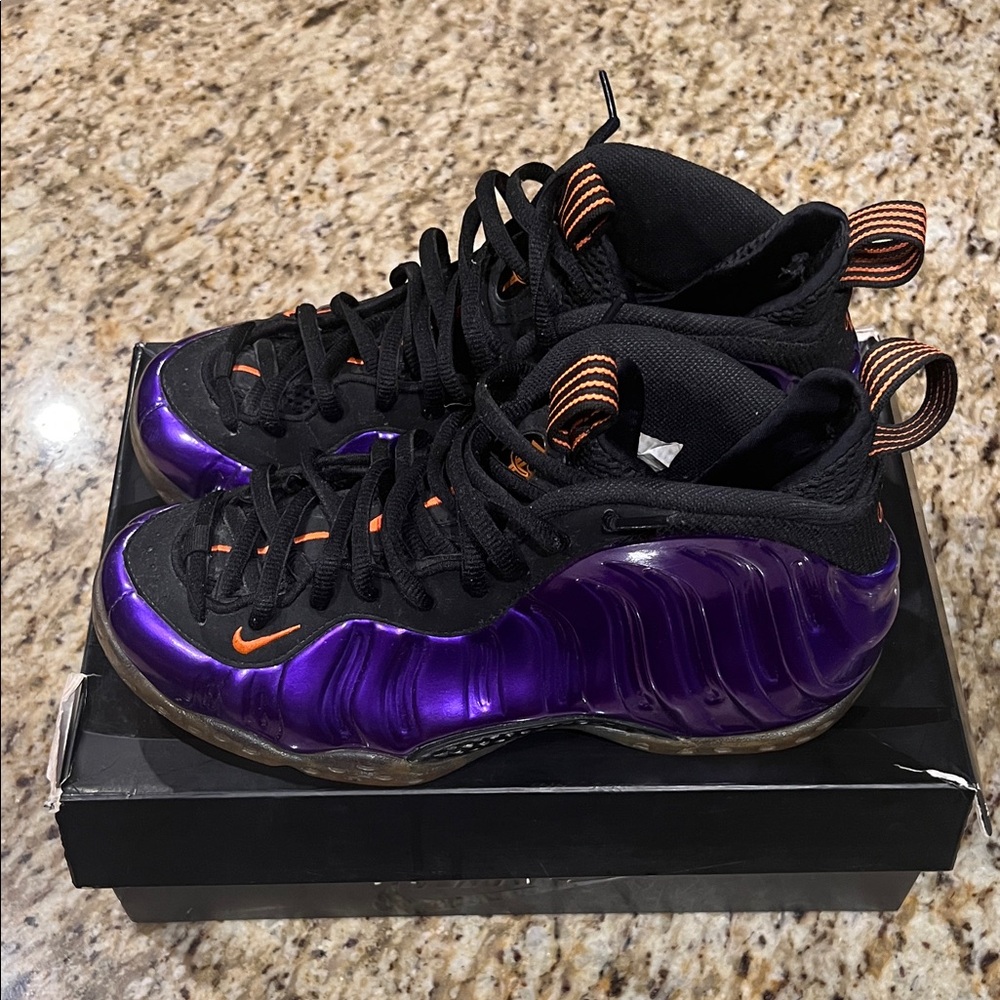 Foamposites Phoenix Suns, Purple and Black Sneakers with Orange Accents - Picture 2 of 5